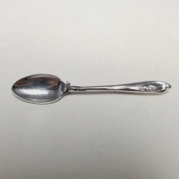 Vintage Towel Silver Tone Spoon Shape Brooch, Utensil Lapel Pin, Novelty Figural - Picture 6 of 7